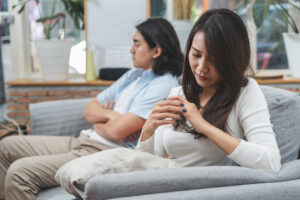 Psychological Projection (+ Examples) 14 distant relationship