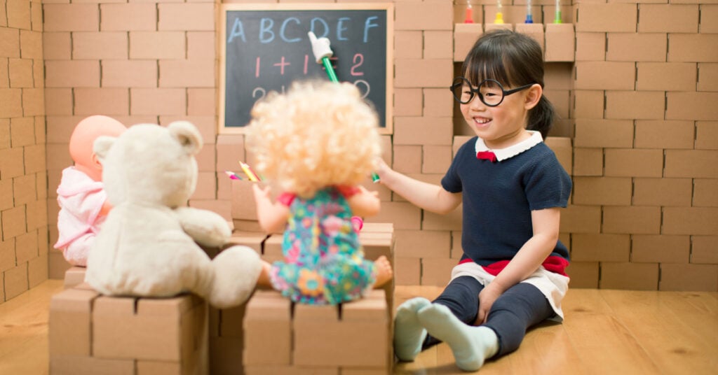 Piaget's Theory and Stages of Cognitive Development 2 pretend play